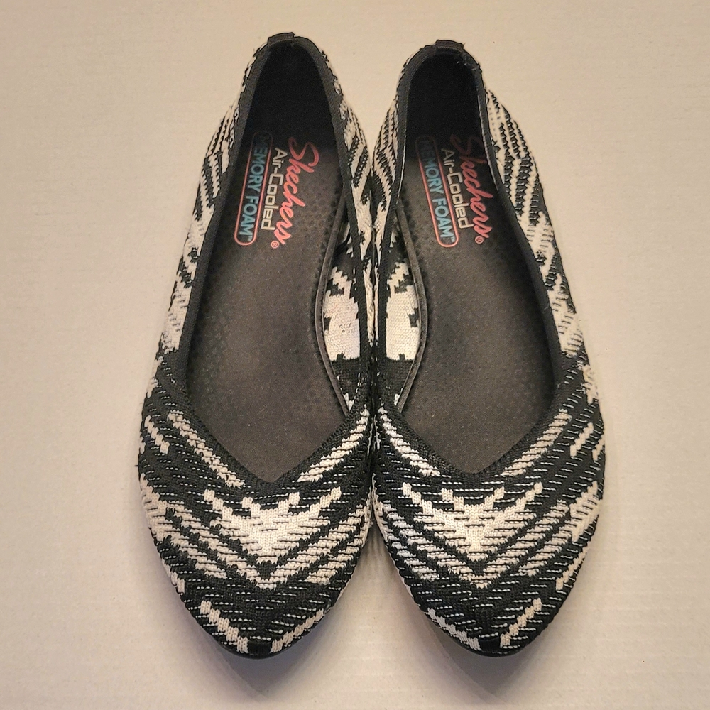 Skechers Women's Black and White Patterned Flats
